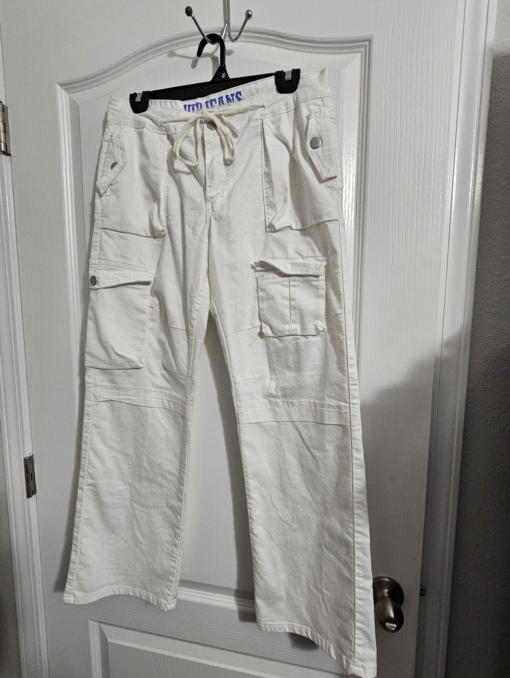 V.I.P Women White Cargo Drawstring Pants - Size 11/30